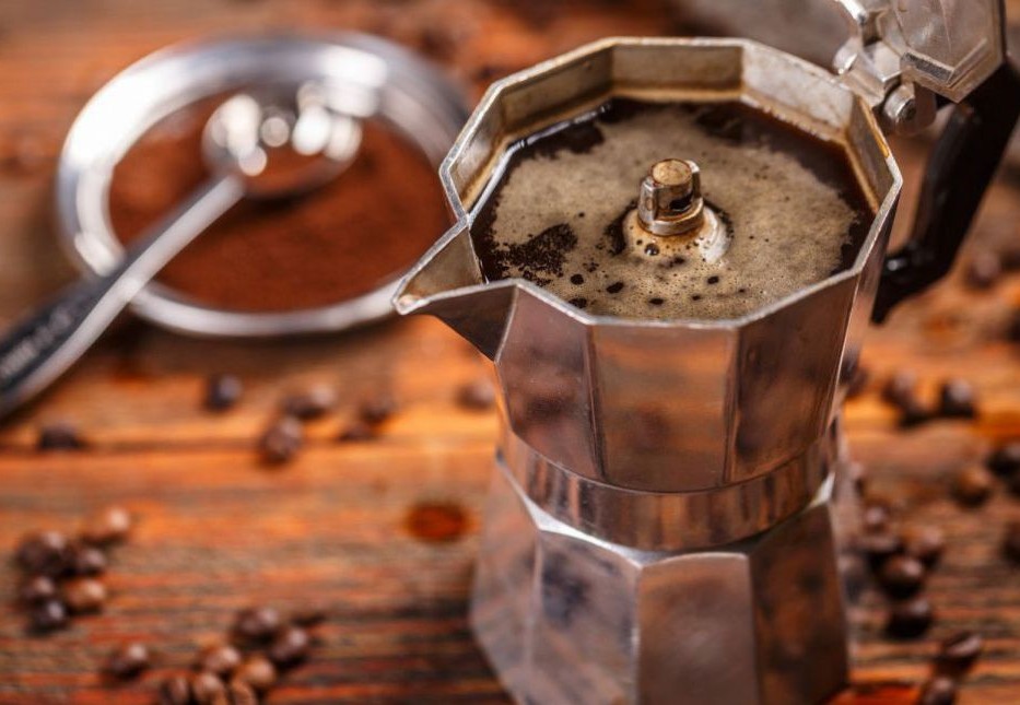 zubereitung-espresso-can-stock-photo