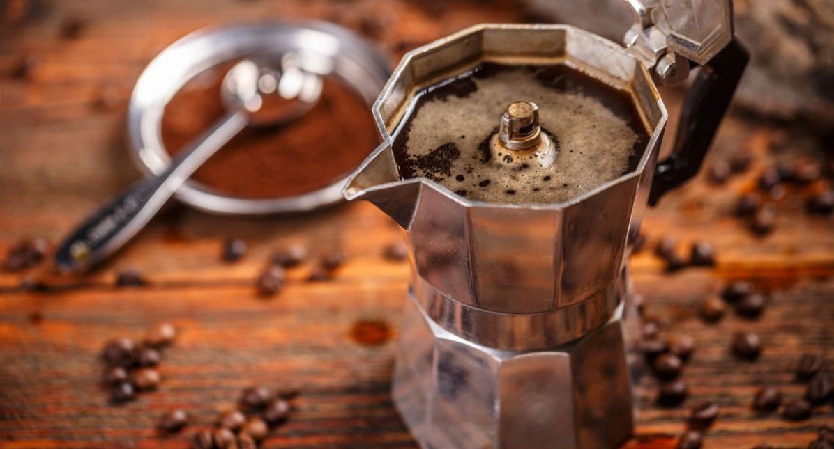 zubereitung-espresso-can-stock-photo